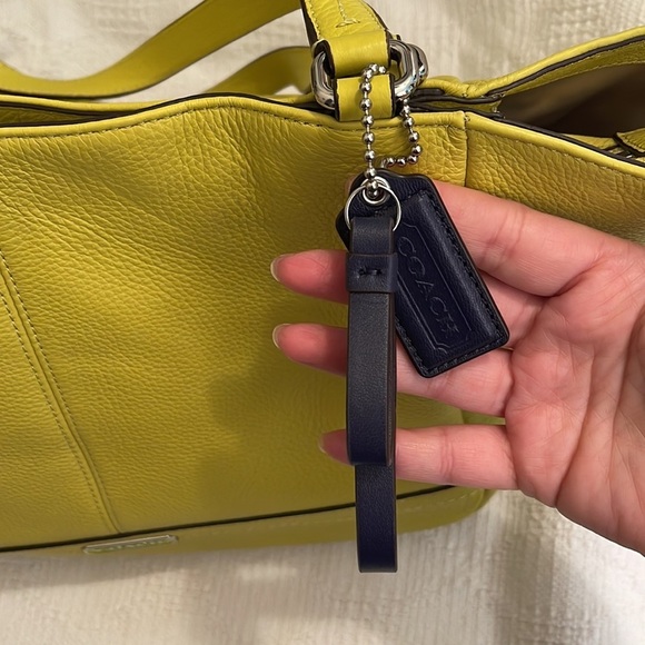 COACH - leather park Carrie tote- F23284-NWT - Picture 9 of 14